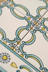 Background tile, Majolica, 10x10 cm, Surface Finish semi-gloss